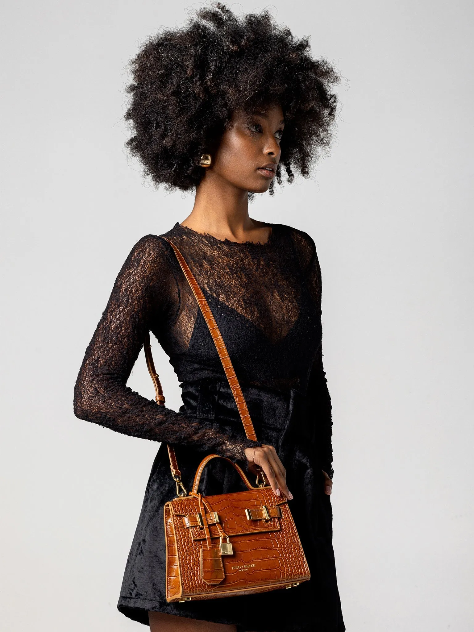 Ava Croco  9 - Camel Brown