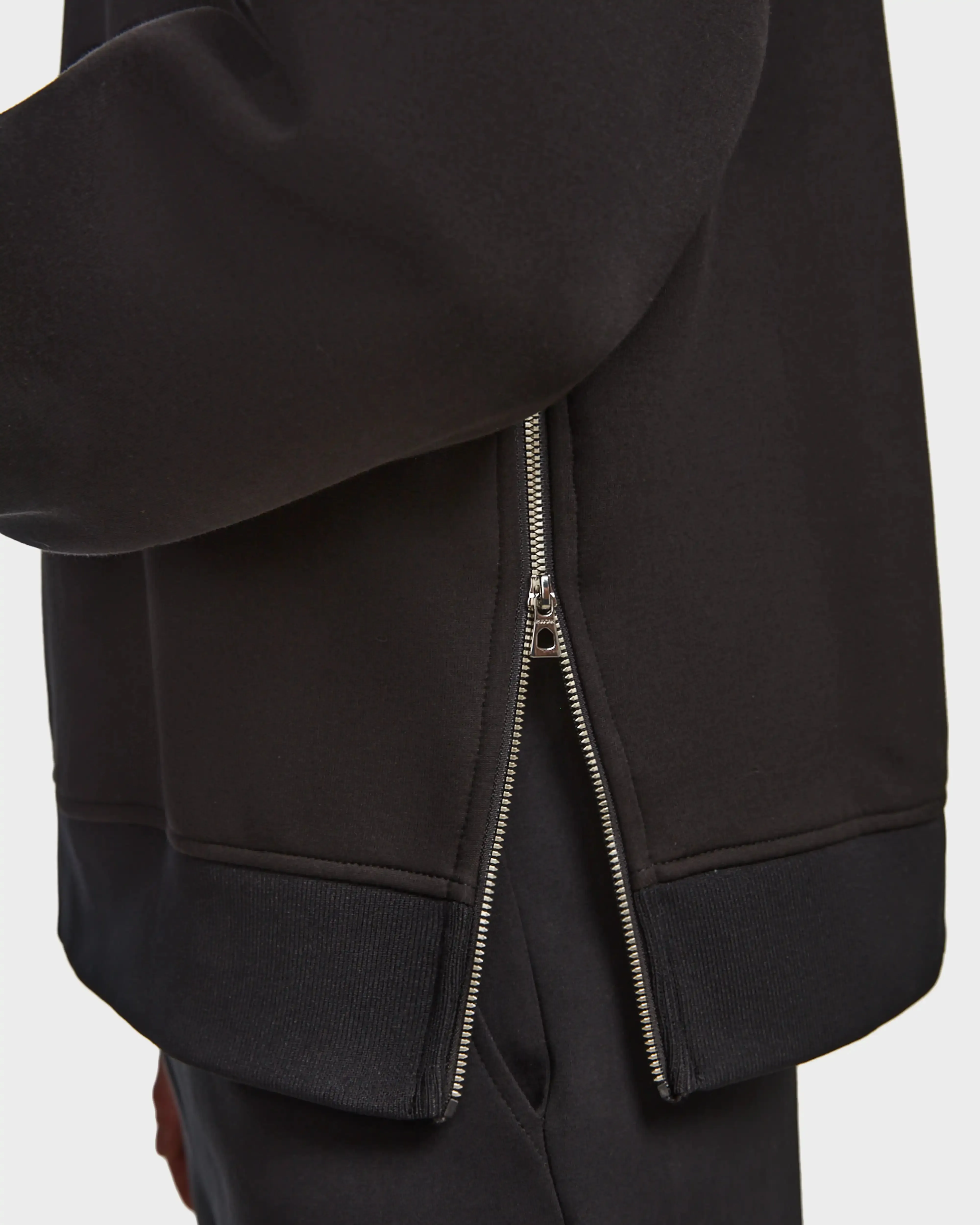 AVERY - 9524505 Black M