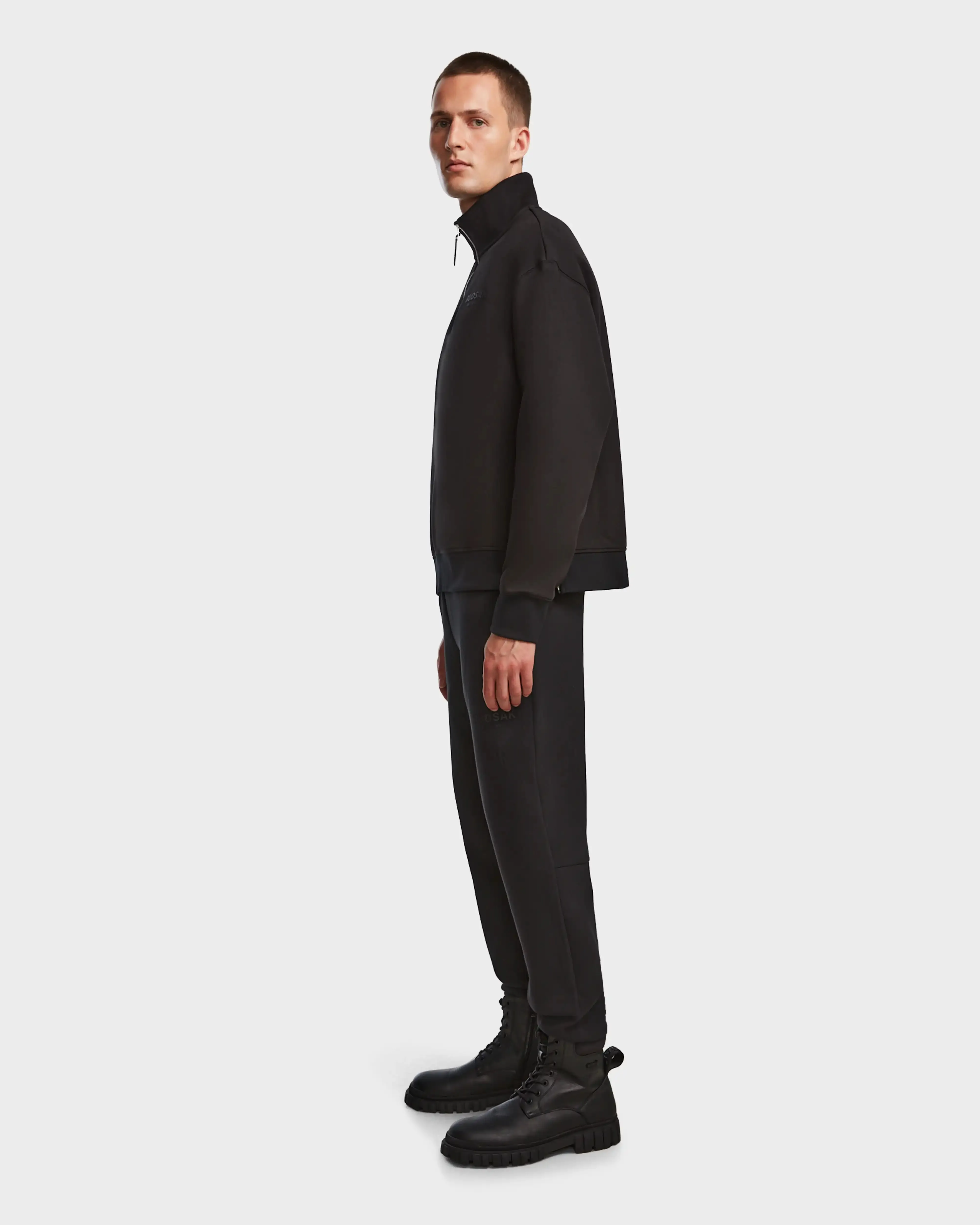 AVERY - 9524505 Black M