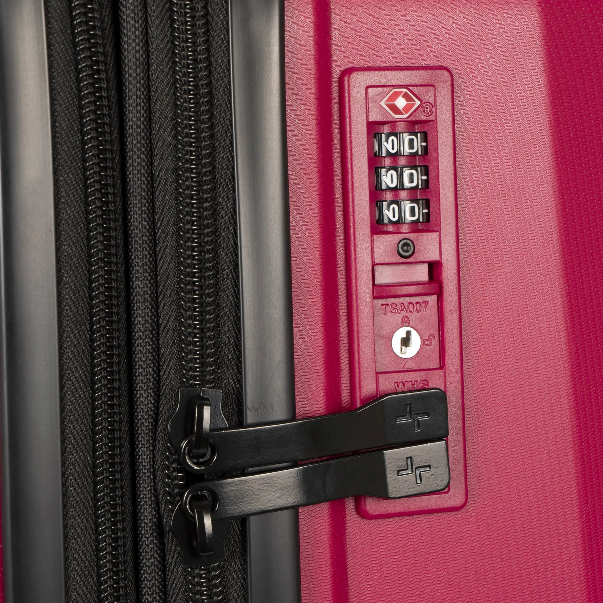 Dynamo Hardside 31 Luggage