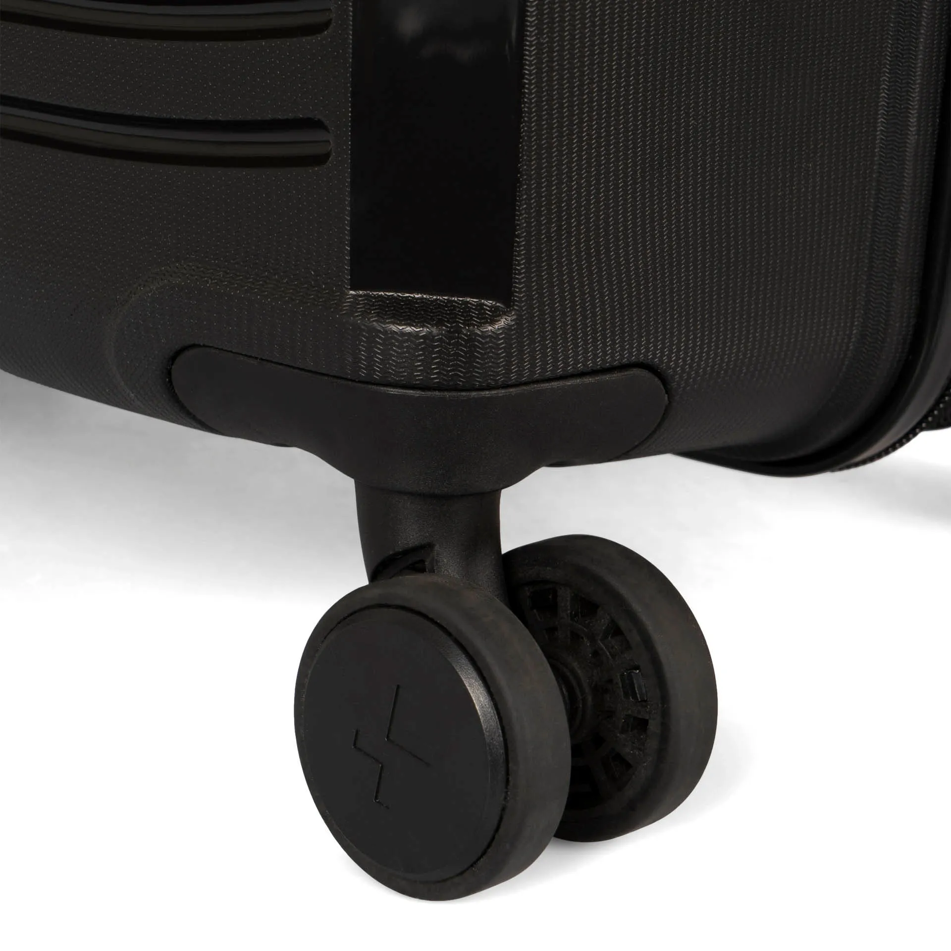 Dynamo Hardside 31 Luggage