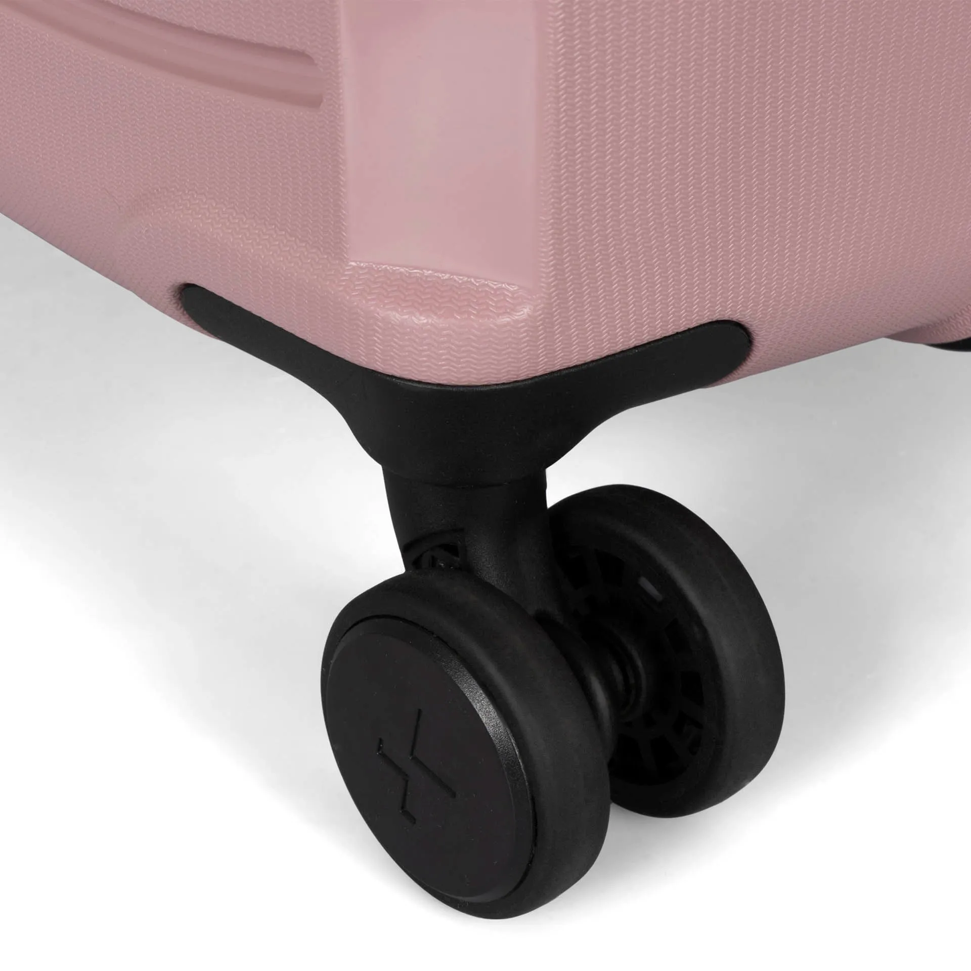 Dynamo Hardside 31 Luggage