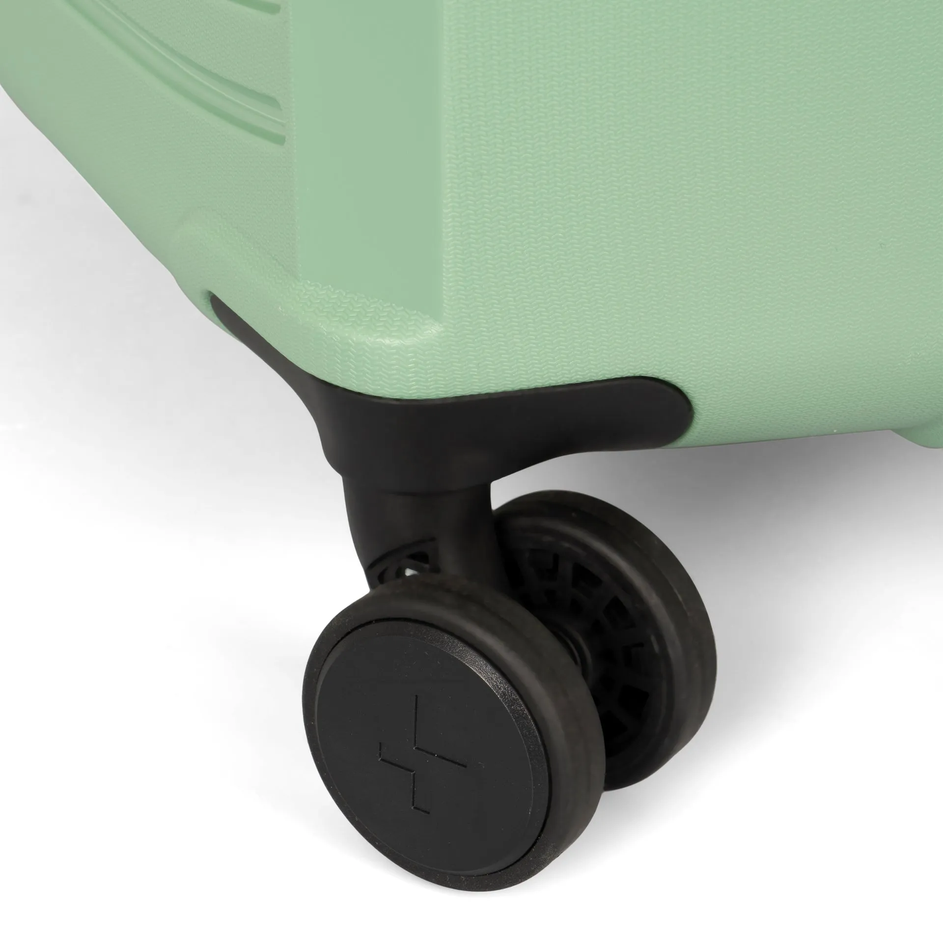 Dynamo Hardside 31 Luggage
