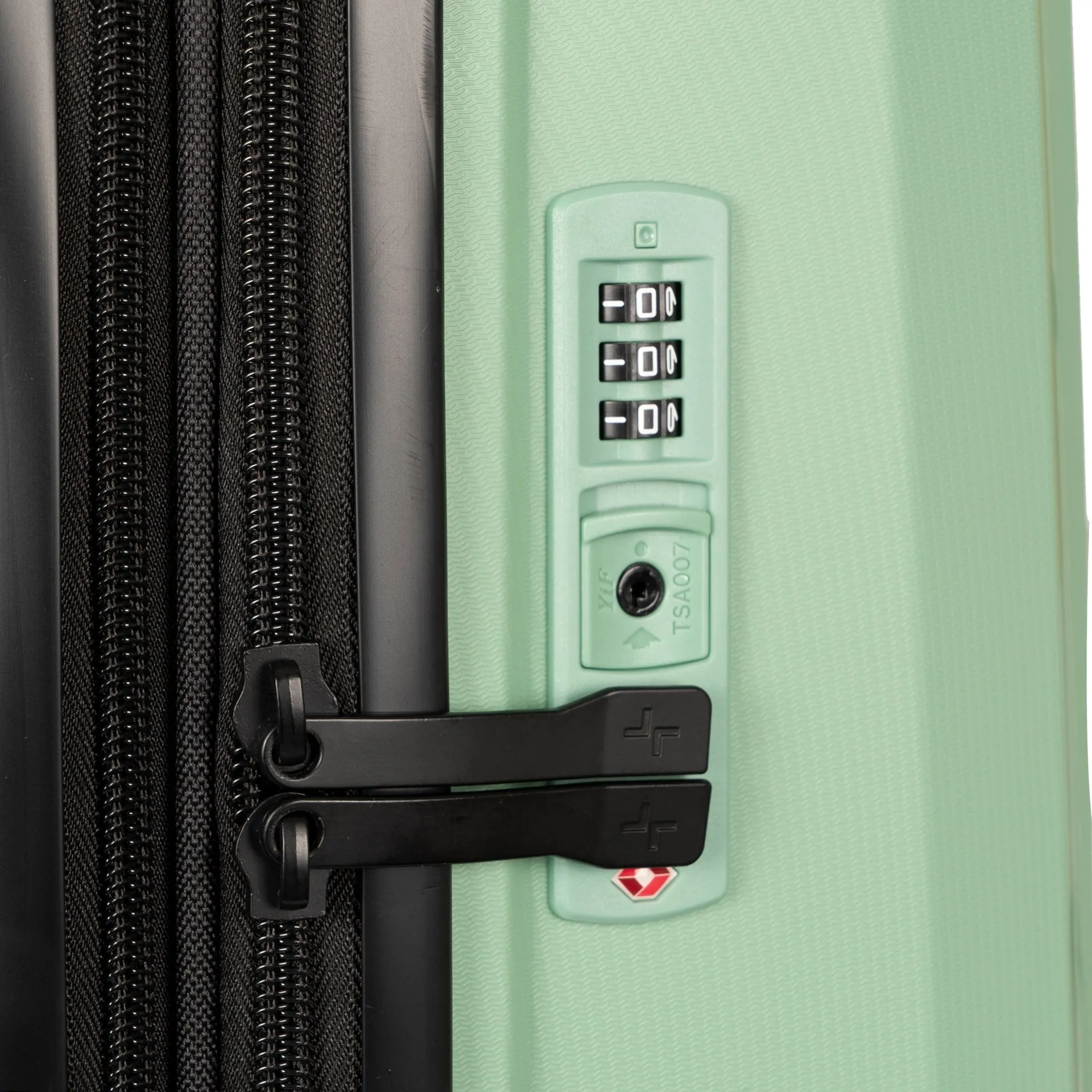 Dynamo Hardside 31 Luggage
