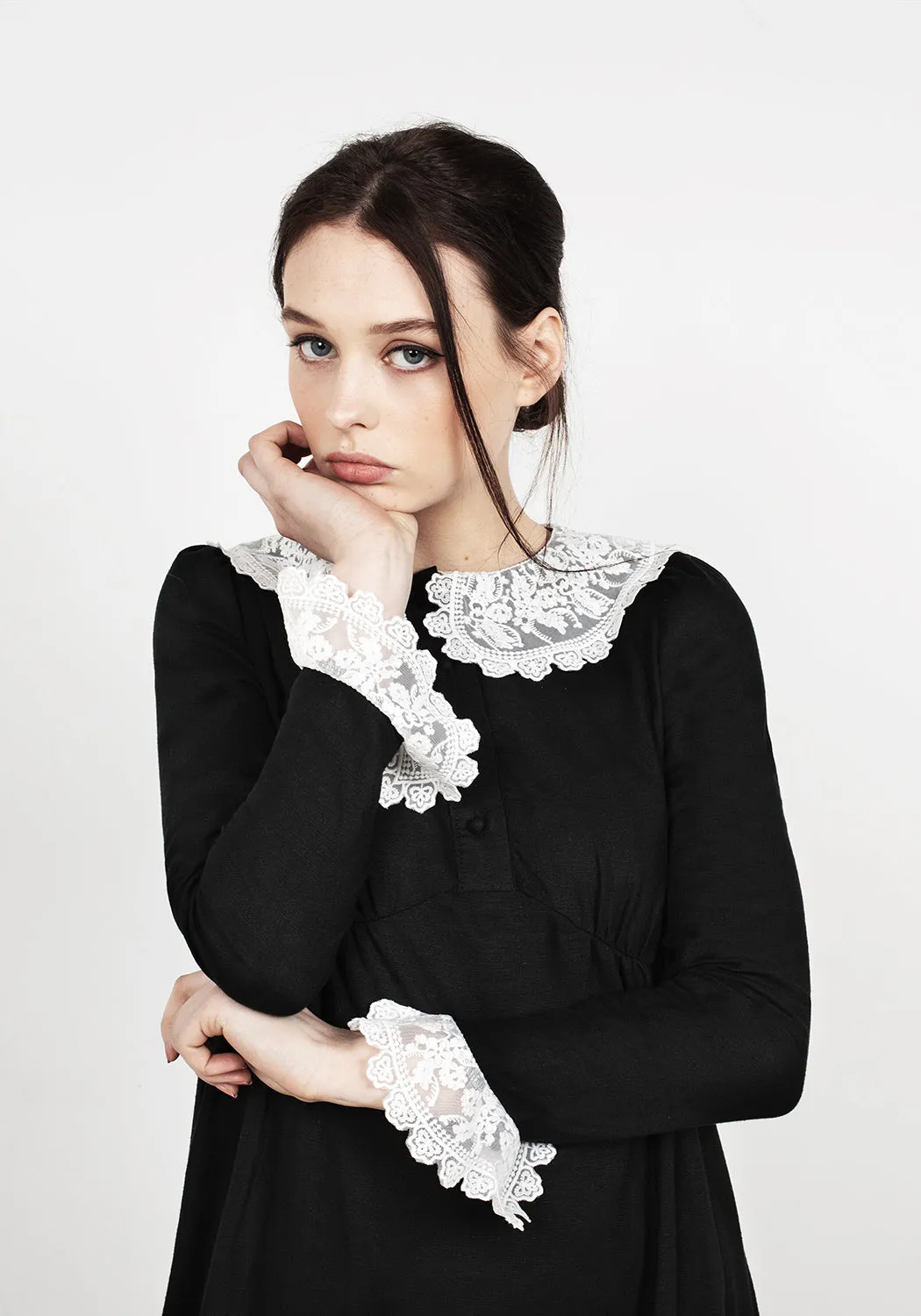 Gloaming Lace Collar Linen Dress
