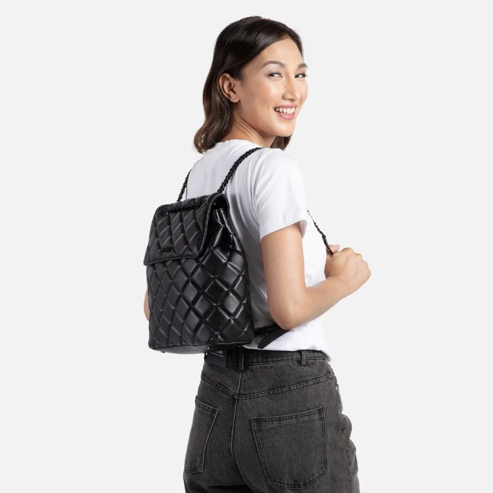 Le Sadie - Sac à dos 2-en-1 matelassé en cuir vegan noir