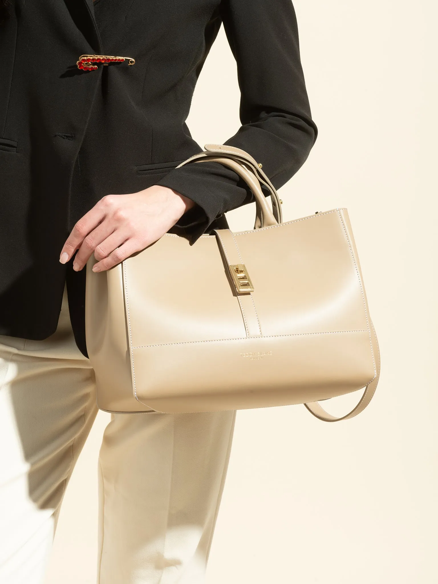 Lola Vitello 12 - Light Beige