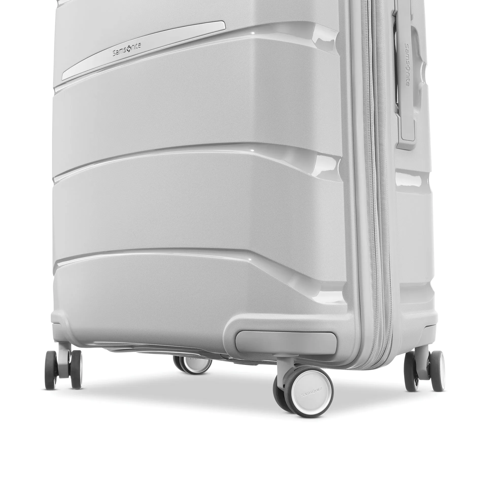 Outline Pro Hardside 29 Luggage