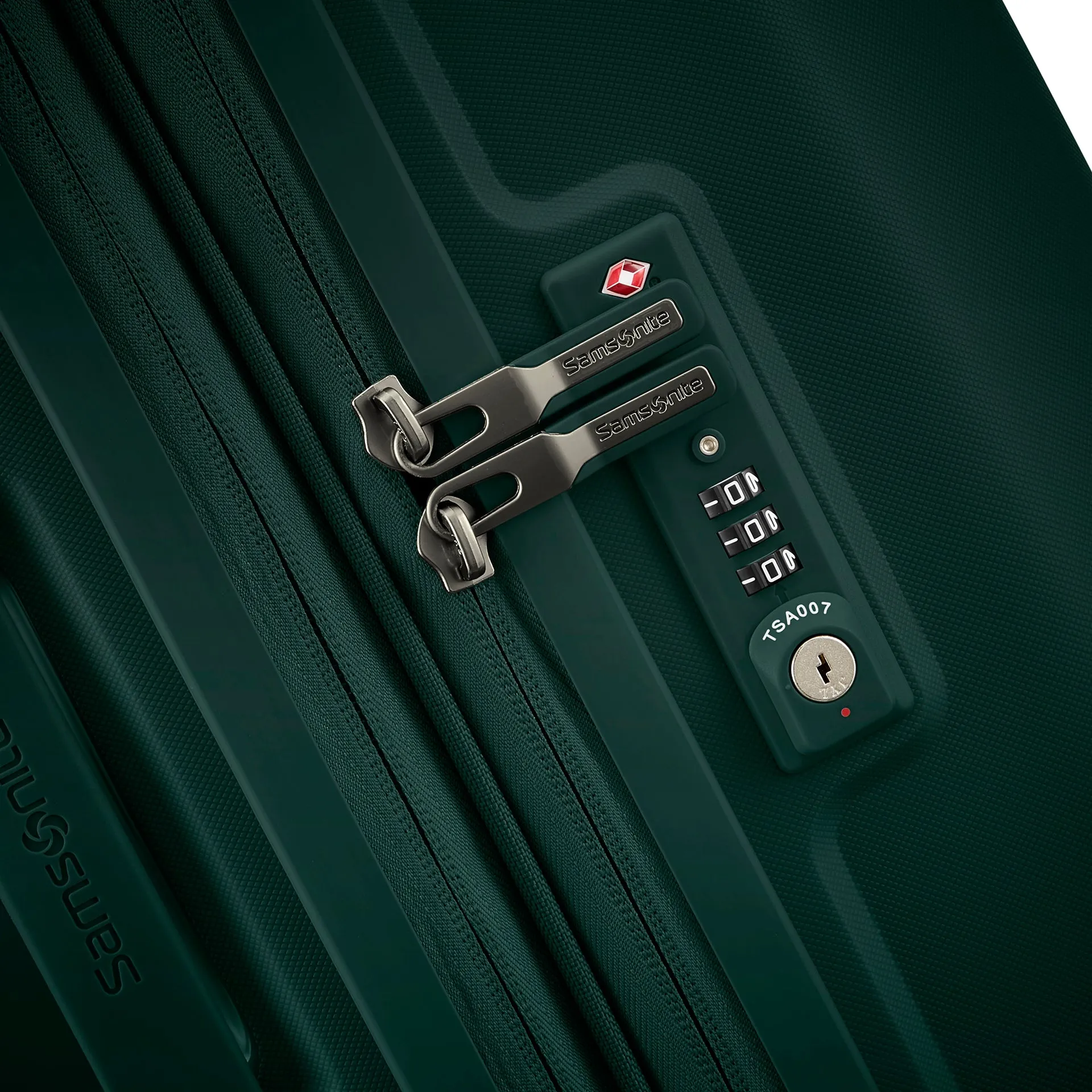 Outline Pro Hardside 29 Luggage