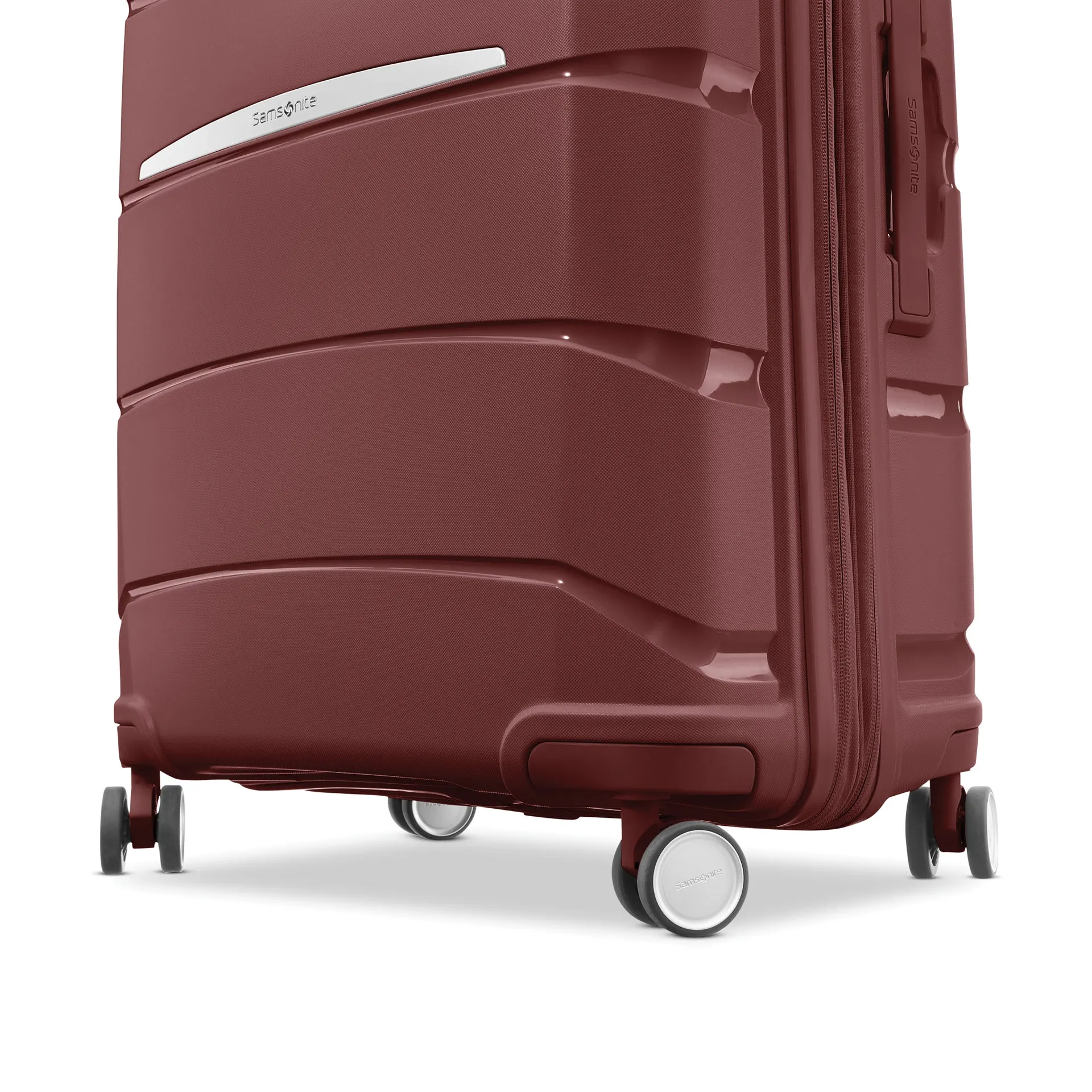 Outline Pro Hardside 29 Luggage
