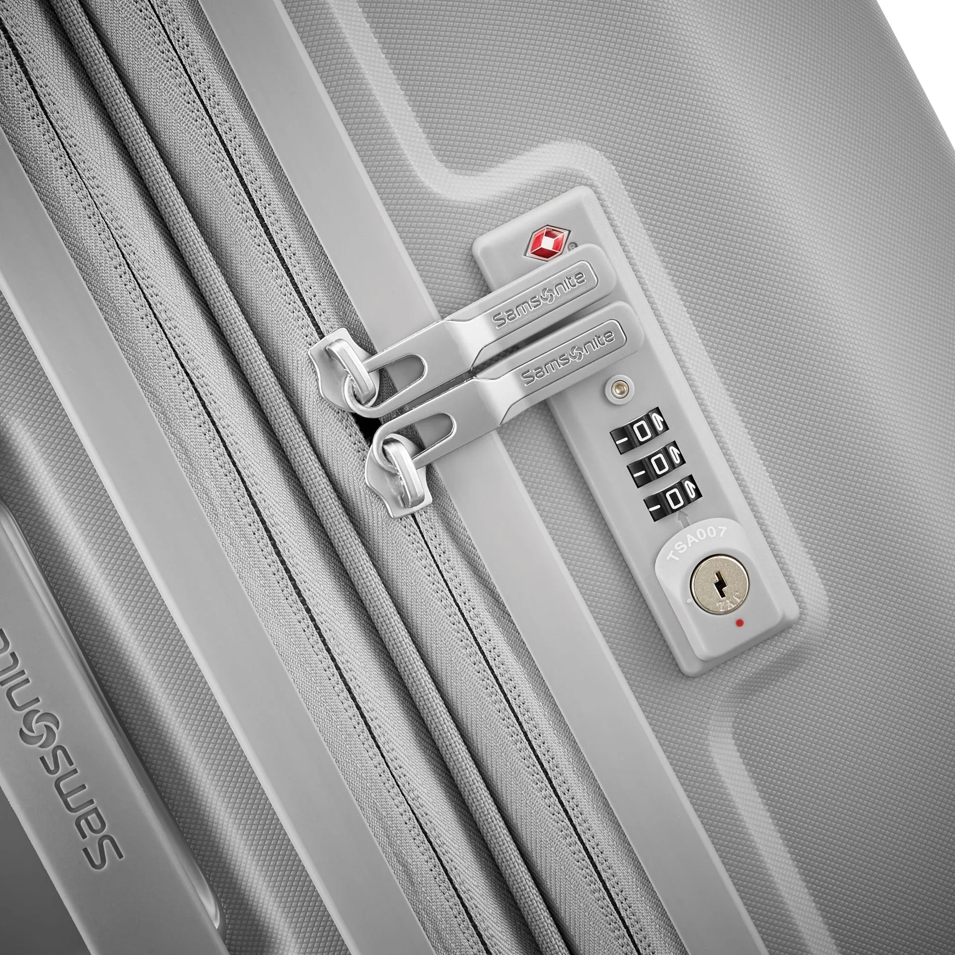 Outline Pro Hardside 29 Luggage