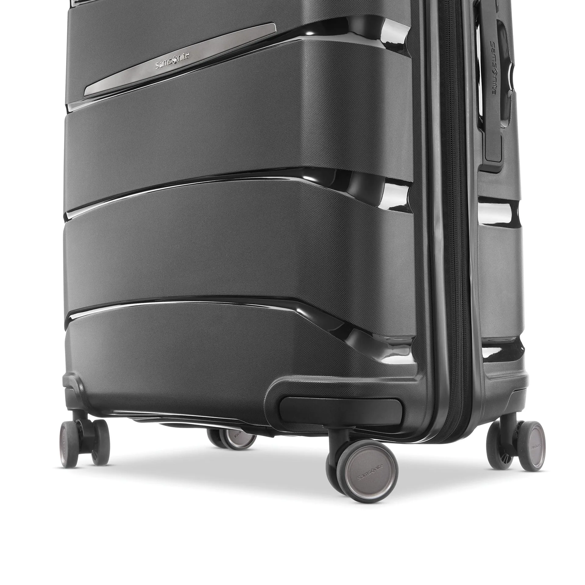 Outline Pro Hardside 29 Luggage