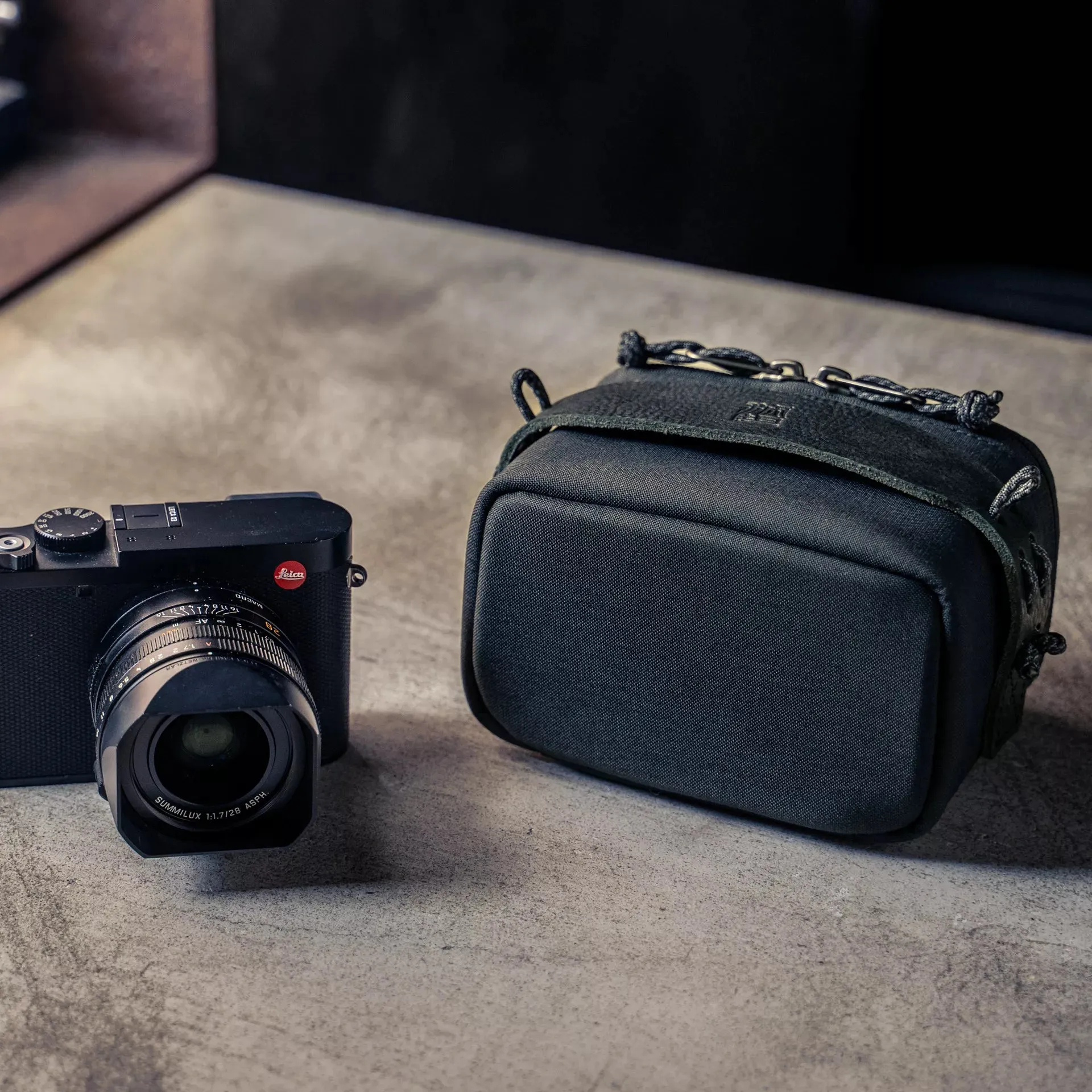 Portable Camera Pouch L