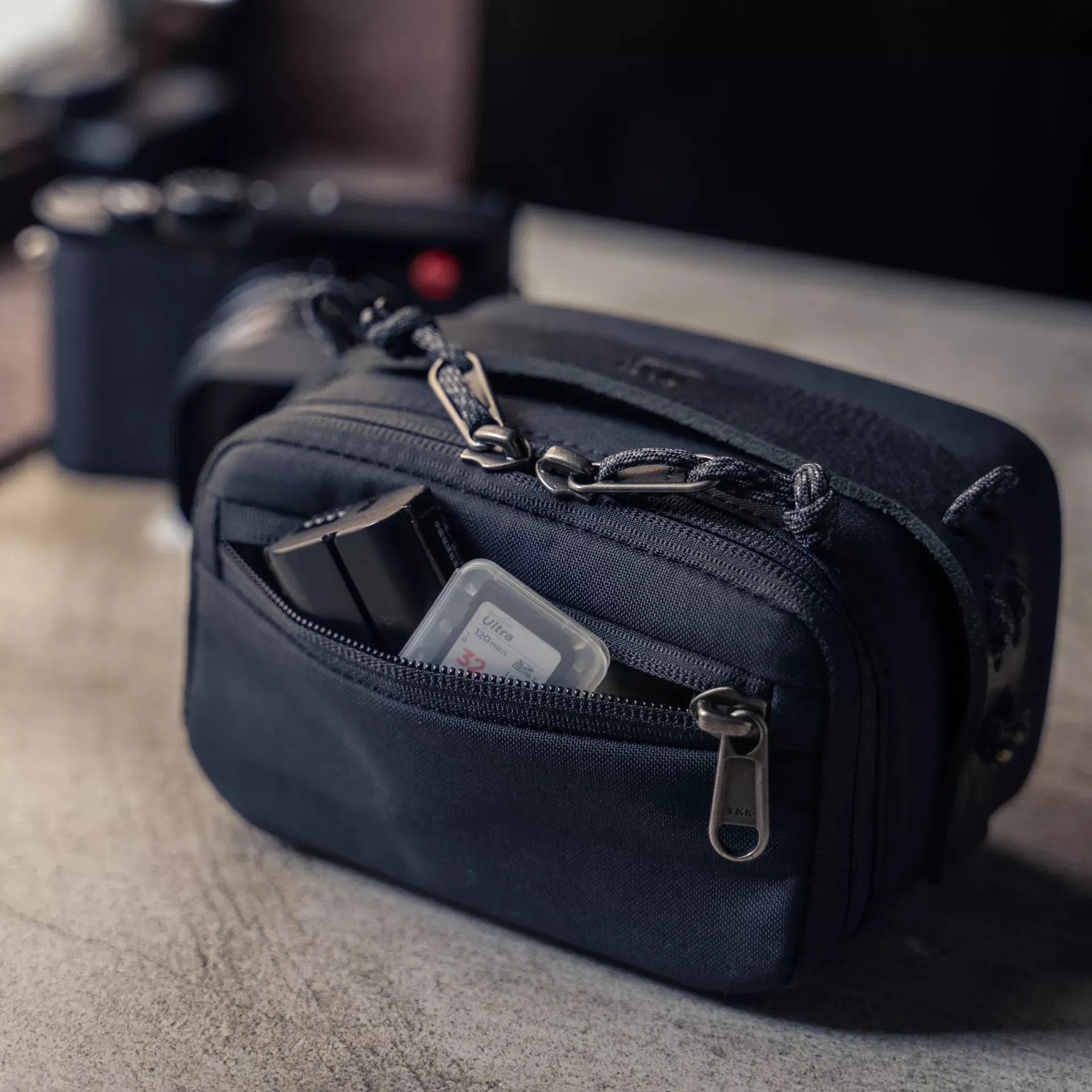 Portable Camera Pouch L