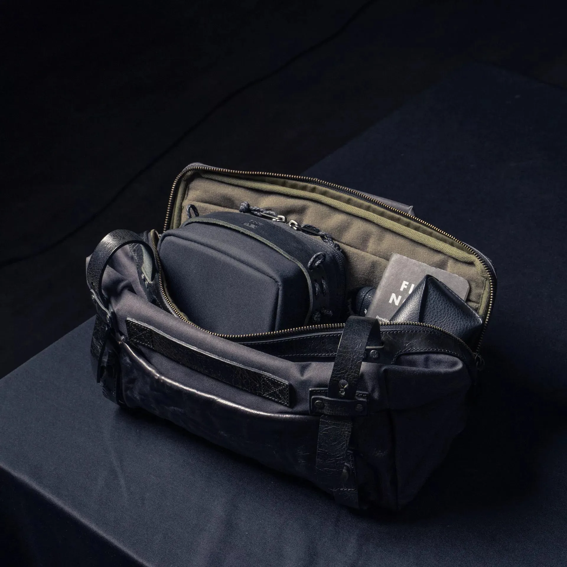 Portable Camera Pouch L