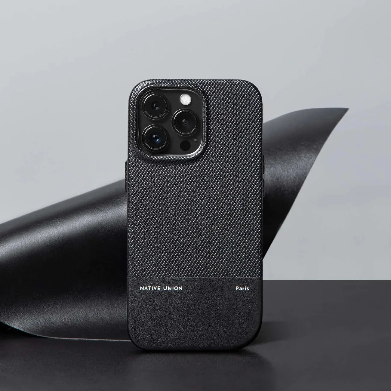 (RE)Classic Case for iPhone 15