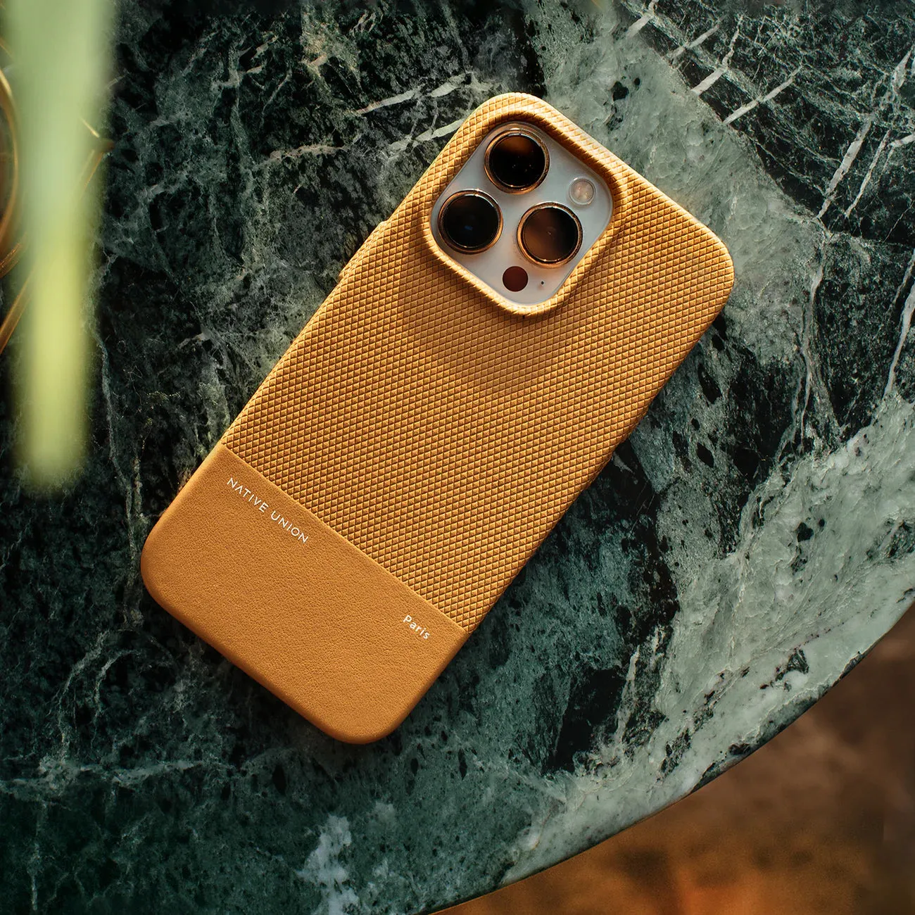 (RE)Classic Case for iPhone 15