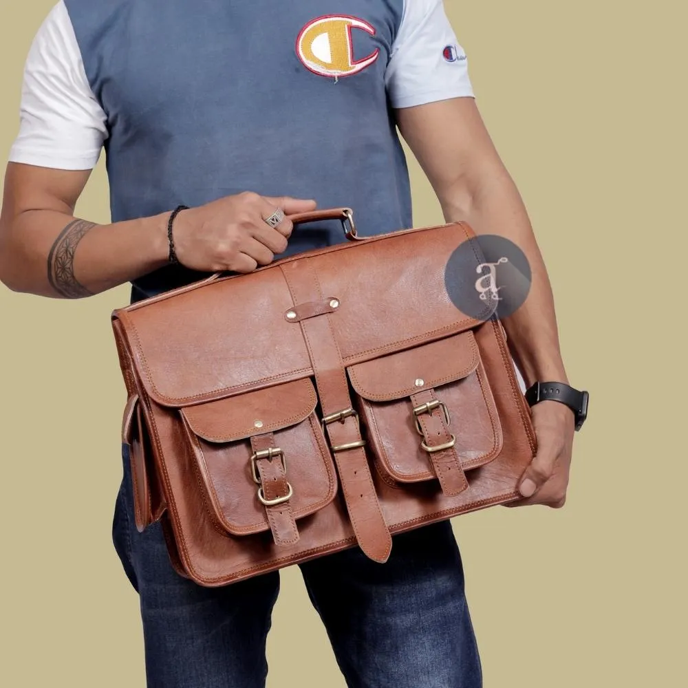 The Navigator Laptop Messenger