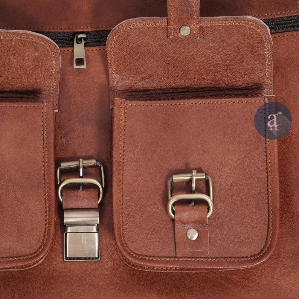 The Navigator Laptop Messenger