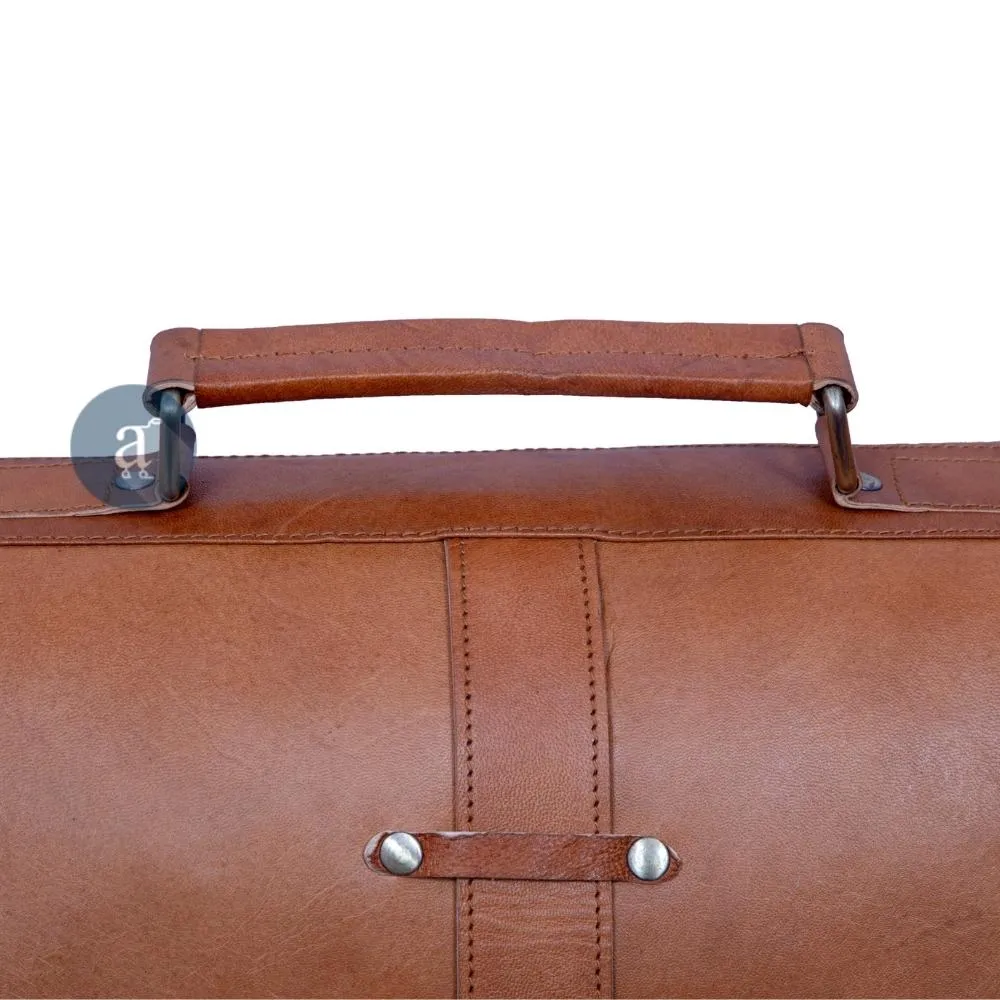 The Navigator Laptop Messenger