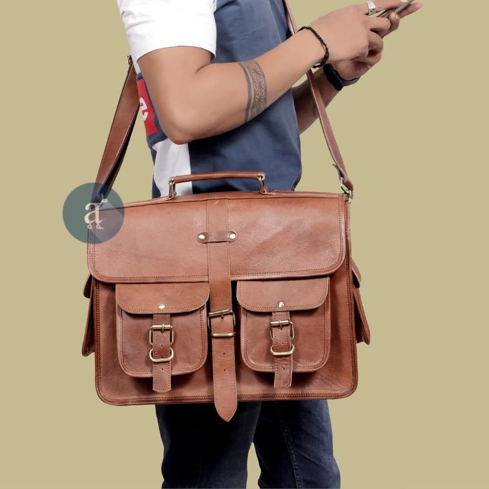 The Navigator Laptop Messenger