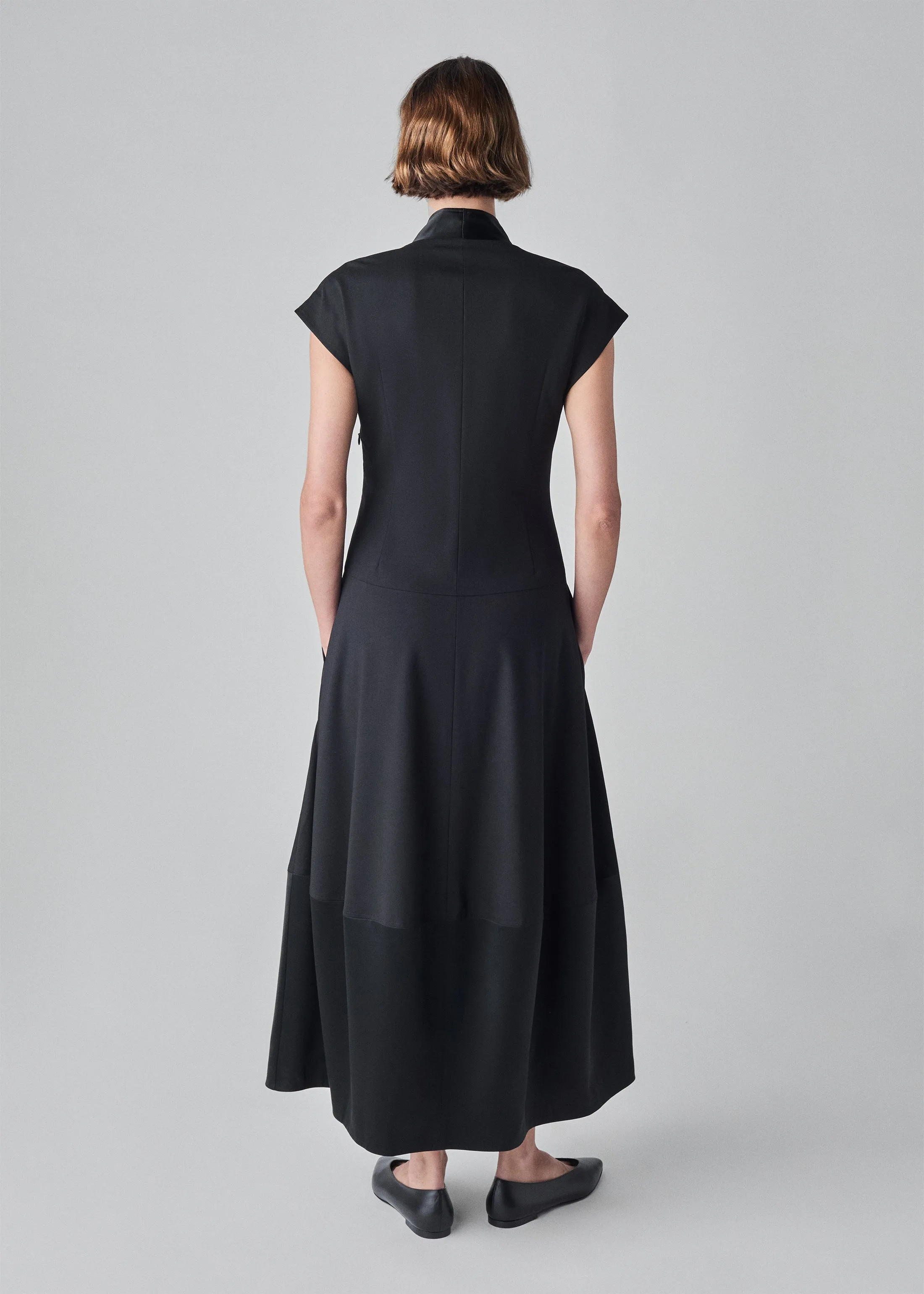 V-Neck Bubble Dress - Black