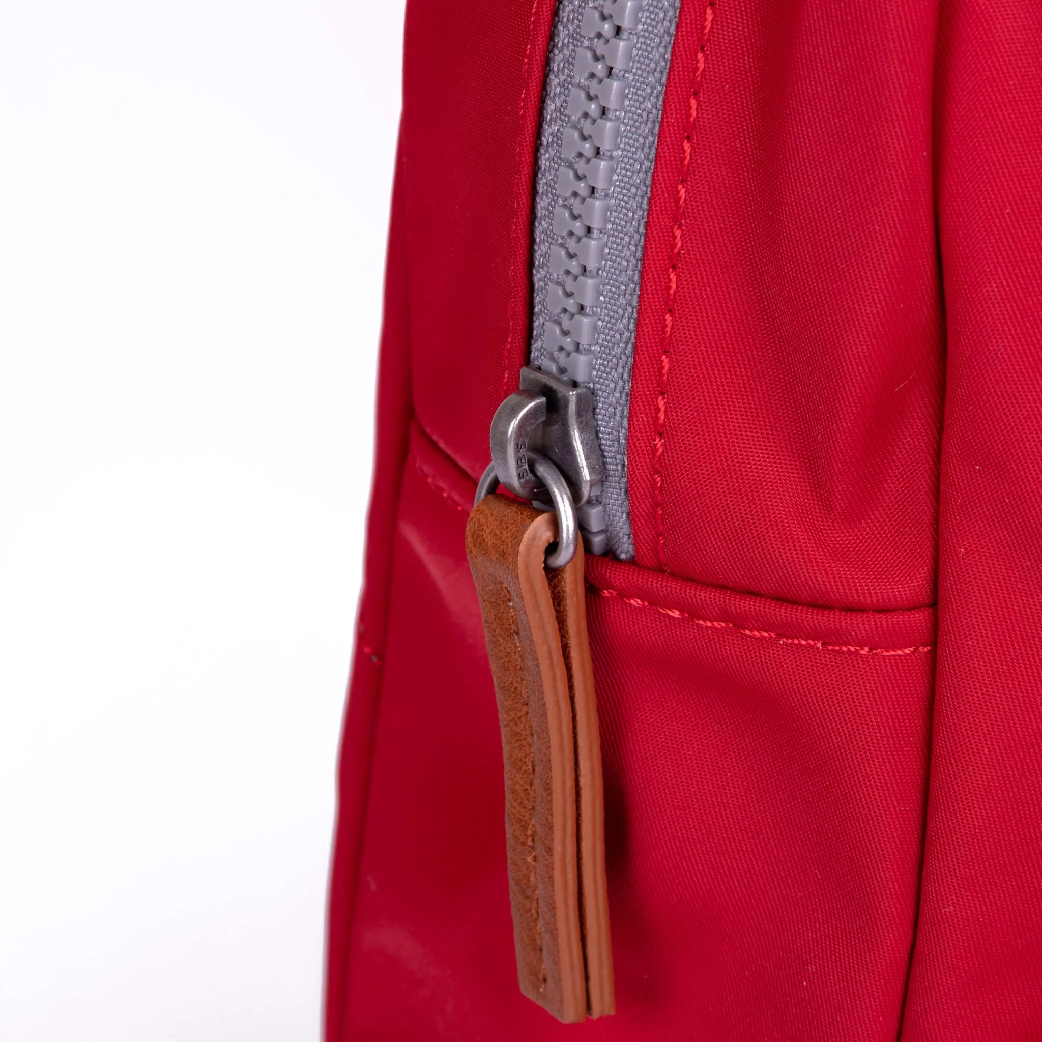 Willesden B Cranberry Recycled Nylon